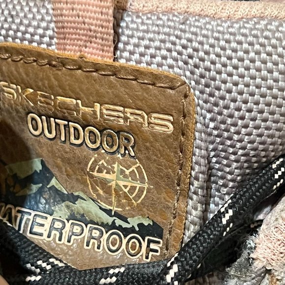 Skechers Women's Waterproof Trail Hiking Shoes, size 9 - Picture 10 of 13